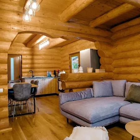 Holzhaus Sadu