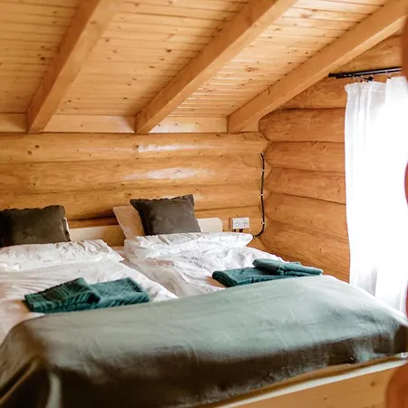 Holzhaus * Sadu