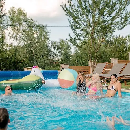 Chalet Holzhaus Sadu