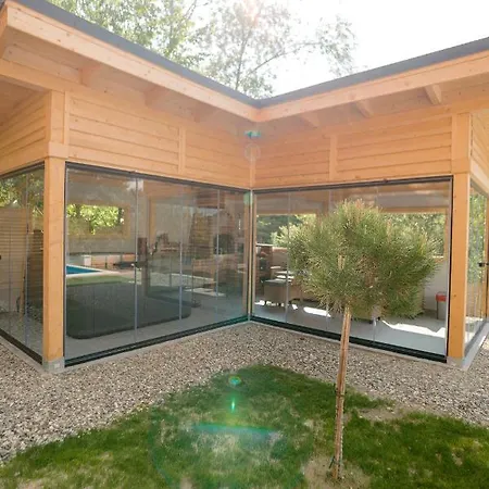 Holzhaus *