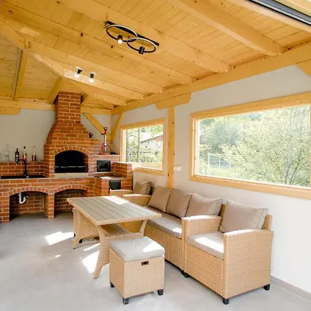 Holzhaus * Sadu
